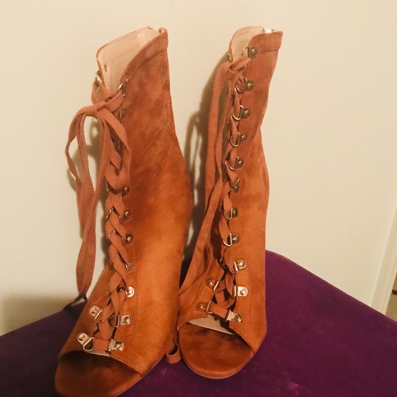 Shoes - Picture 2 of 3